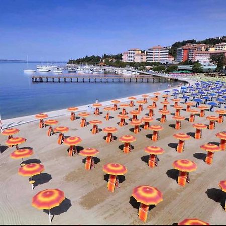 Bamboo Floating House Portoroz Leilighet Eksteriør bilde